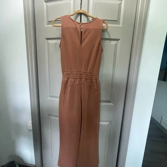 Brown Sleeveless Jumpsuit with Wide-Leg Silhouette - Picture 4 of 6